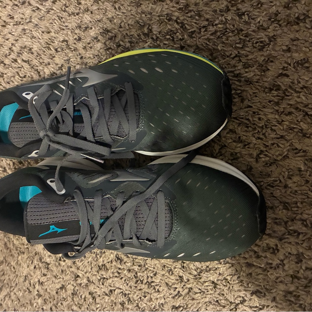 Mizuno Charcoal and Aqua Athletic Shoes